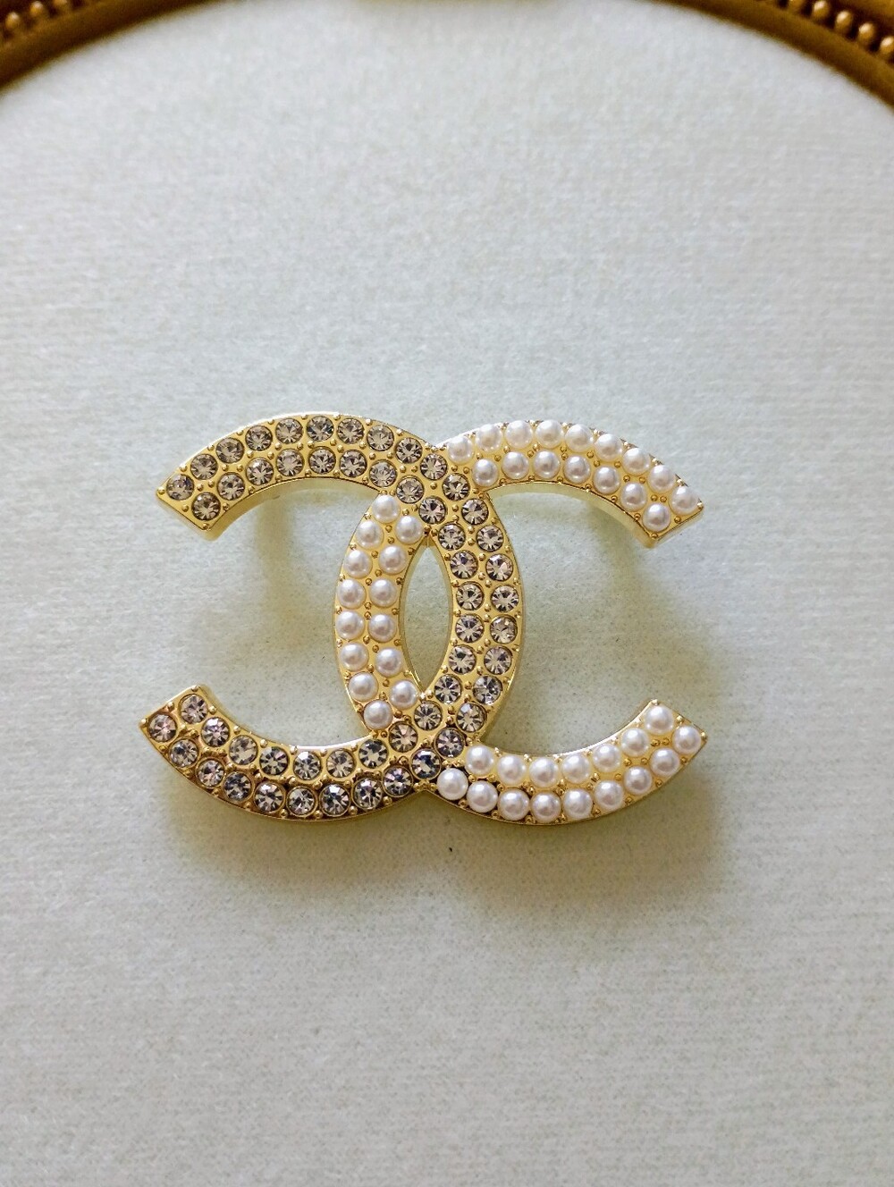 New Gold-Tone Pearl & Crystal Interlocking Brooch